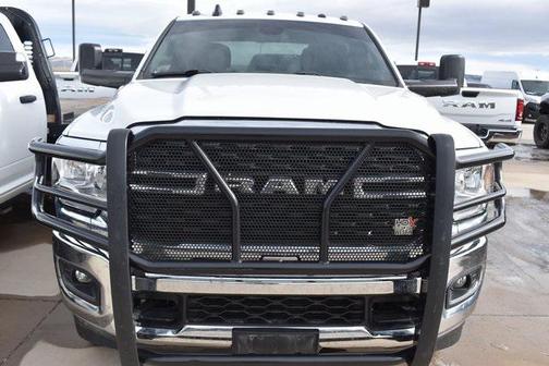 2022 RAM 3500 Big Horn Crew Cab 4x4 8' Box