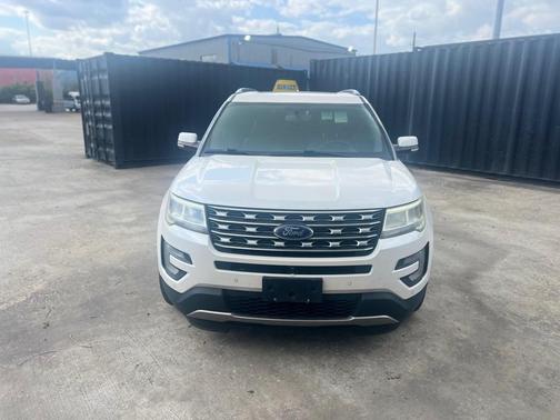 White 2017 Ford Explorer Limited