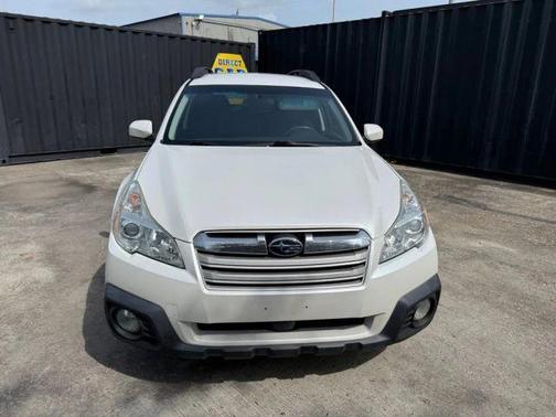 White 2013 Subaru Outback 2.5i Premium