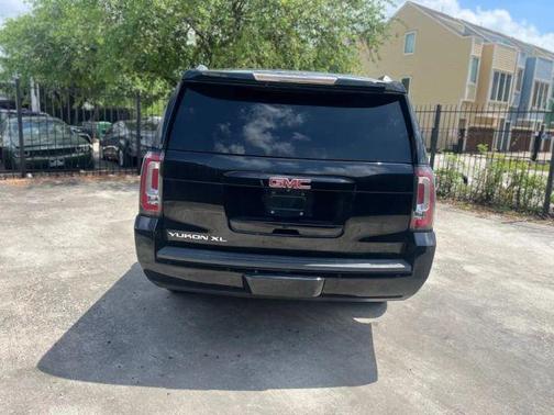 Black 2016 GMC Yukon XL SLT