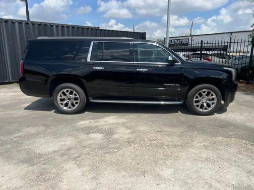 Black 2016 GMC Yukon XL SLT