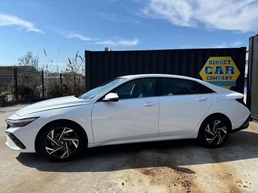 2025 Hyundai ELANTRA Limited