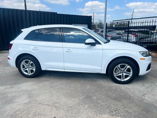 Ibis White 2018 Audi Q5 2.0T Premium