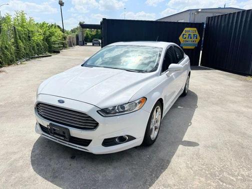 White 2013 Ford Fusion SE