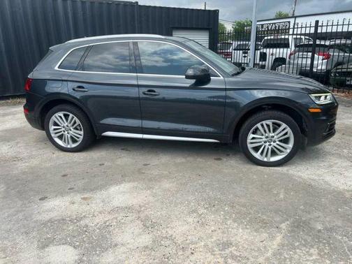 Manhattan Gray Metallic 2019 Audi Q5 2.0T Premium Plus