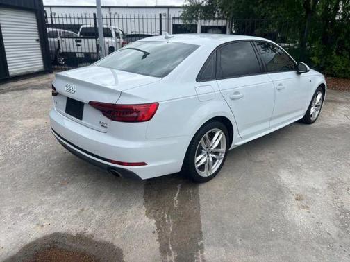 Glacier White Metallic 2017 Audi A4 2.0T ultra Premium