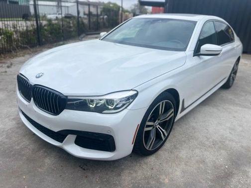 2019 BMW 740 i