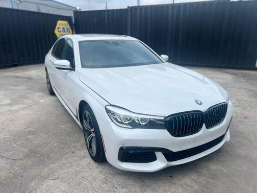 2019 BMW 740 i