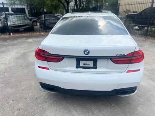 2019 BMW 740 i