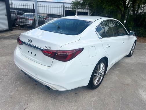 White 2019 INFINITI Q50