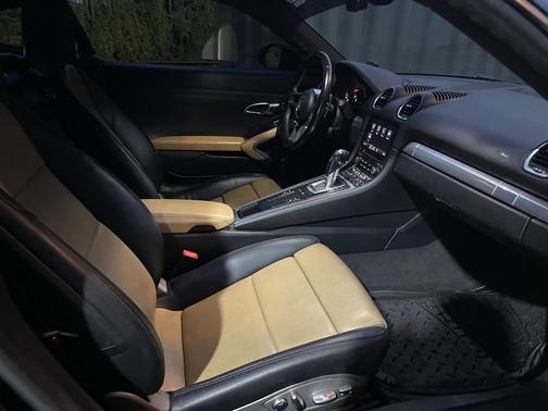 2018 Porsche 718 Cayman Base