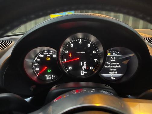 2018 Porsche 718 Cayman Base