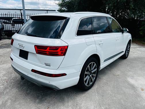 Carrara White 2017 Audi Q7 3.0T Premium Plus