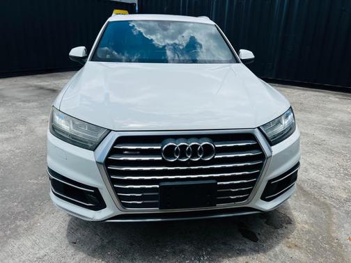 Carrara White 2017 Audi Q7 3.0T Premium Plus