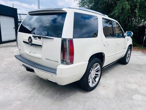 White 2014 Cadillac Escalade Premium