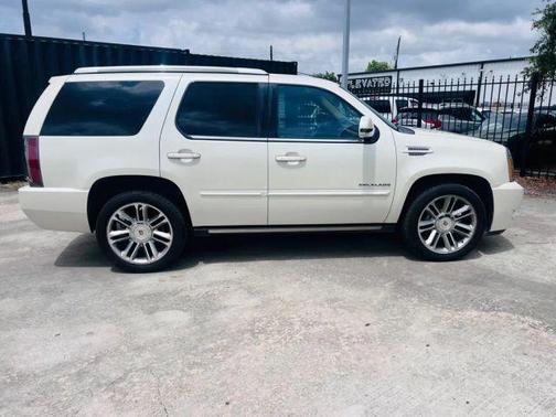 White 2014 Cadillac Escalade Premium