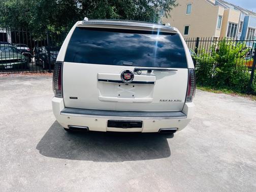 White 2014 Cadillac Escalade Premium