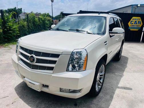 White 2014 Cadillac Escalade Premium