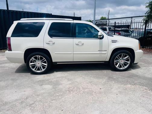 White 2014 Cadillac Escalade Premium