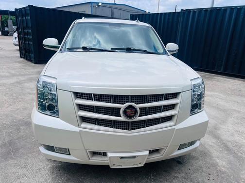 White 2014 Cadillac Escalade Premium