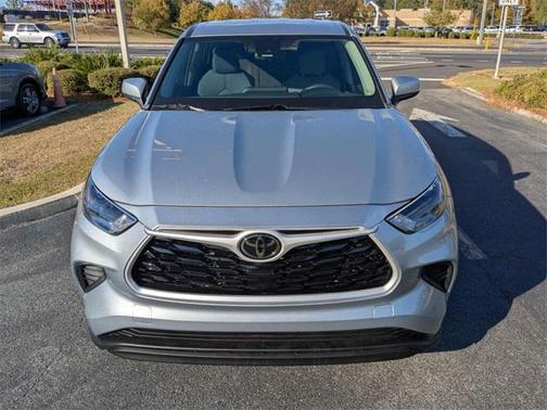 2023 Toyota Highlander LE I4