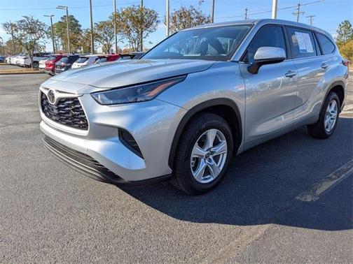 2023 Toyota Highlander LE I4