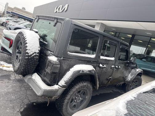 2022 Jeep Wrangler Unlimited Sport