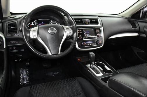 2017 Nissan Altima 2.5 SV