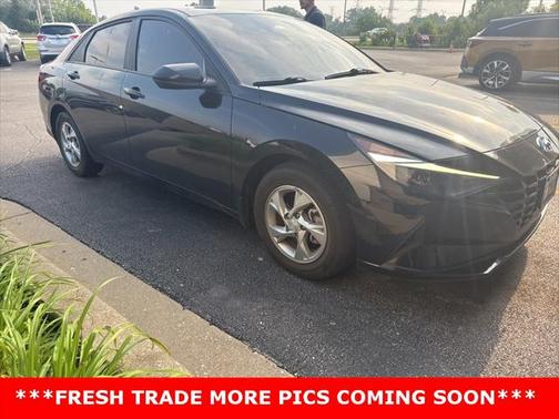 2023 Hyundai ELANTRA SE
