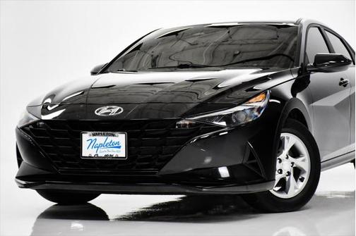2023 Hyundai ELANTRA SE
