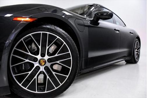 2020 Porsche Taycan Turbo