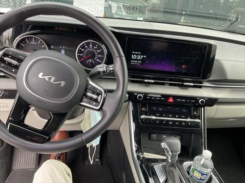 2024 Kia Carnival EX