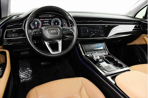 2022 Audi Q7 45 Premium Plus