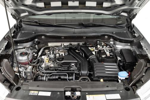 Pyrite Silver Metallic 2022 Volkswagen Taos 1.5T SE
