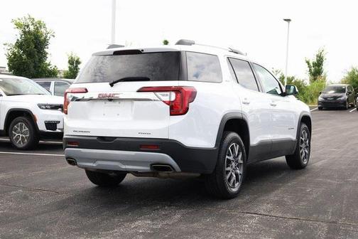 2023 GMC Acadia SLT