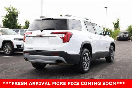 2023 GMC Acadia SLT