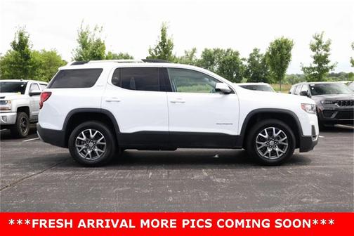 2023 GMC Acadia SLT
