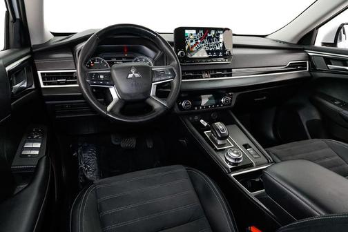 2023 Mitsubishi Outlander SE Special Edition