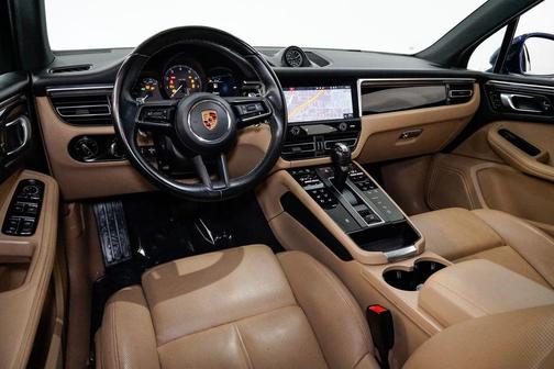 2023 Porsche Macan Base
