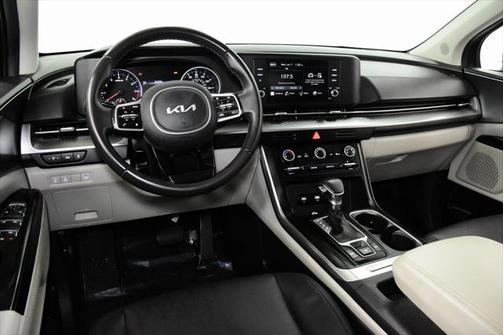 2023 Kia Carnival LX