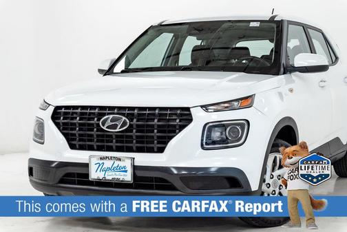 Ceramic White 2023 Hyundai VENUE SE