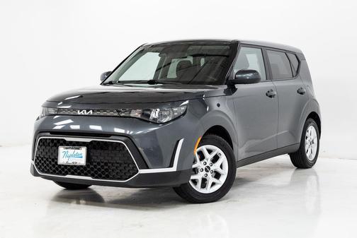 Gravity Gray 2024 Kia Soul LX