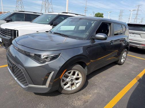 Gravity Gray 2024 Kia Soul LX