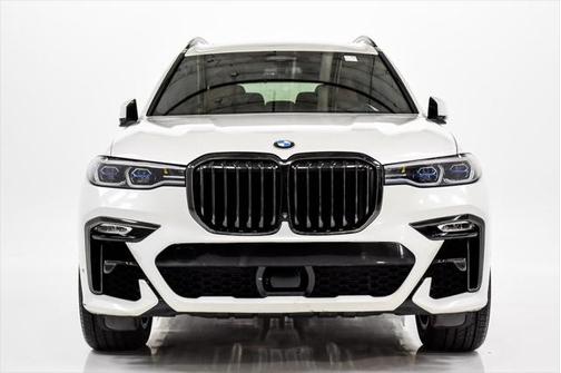2021 BMW X7 M50i