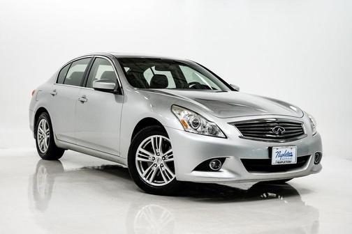 2011 INFINITI G37x Base