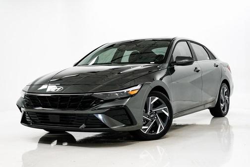 2025 Hyundai ELANTRA SEL