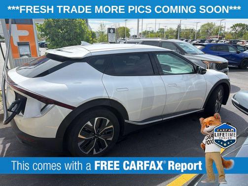 Snow White Pearl 2022 Kia EV6 Light