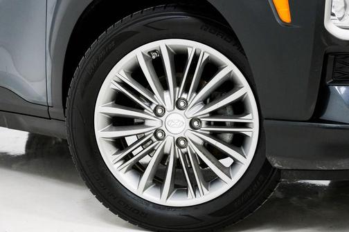 2020 Hyundai KONA SEL Plus