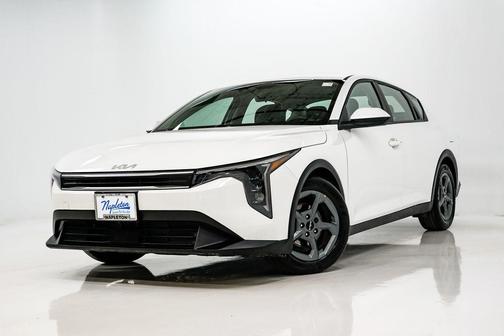 Snow White Pearl 2025 Kia K4 LXS