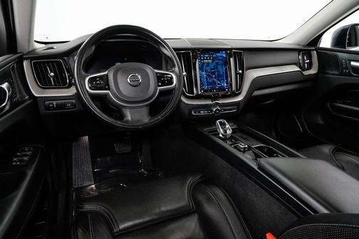 2022 Volvo XC60 B5 Inscription